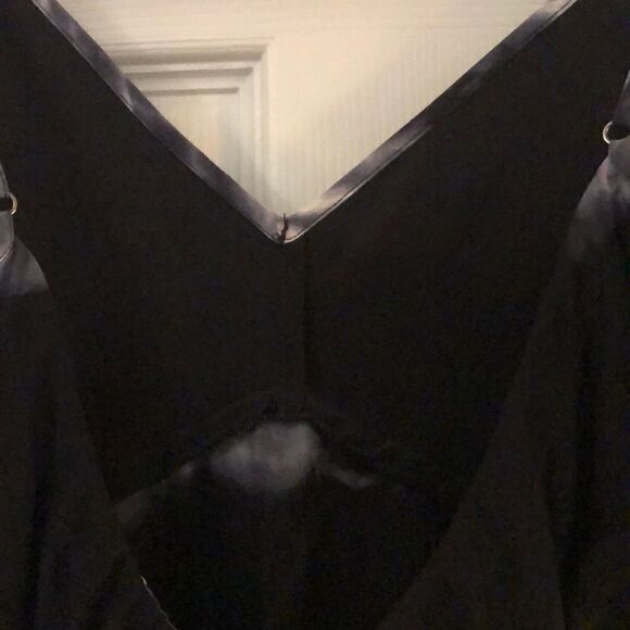 Beautiful Silk BCBG maxazria babydoll top - Picture 7 of 7